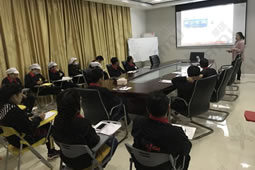 華謀咨詢?yōu)槟常ɑ瘜W(xué)原料制品制造）公司進(jìn)行現(xiàn)場輔導(dǎo)效果顯著