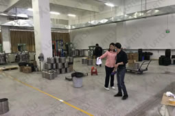 華謀咨詢?yōu)槟常ɑ瘜W(xué)原料制品制造）公司進(jìn)行生產(chǎn)車間現(xiàn)場問題輔導(dǎo)