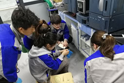 華謀咨詢為某（檢測行業）公司進行現場輔導提升團隊配合凝聚力